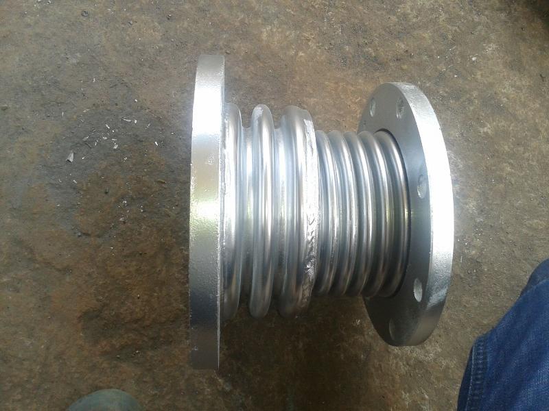 波纹补偿器属于一种赔偿元器件，波纹补偿器的基本工作原理是啥？