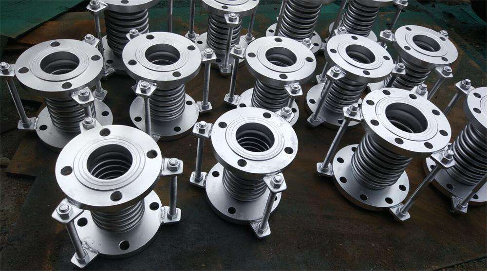 直埋波纹补偿器图片